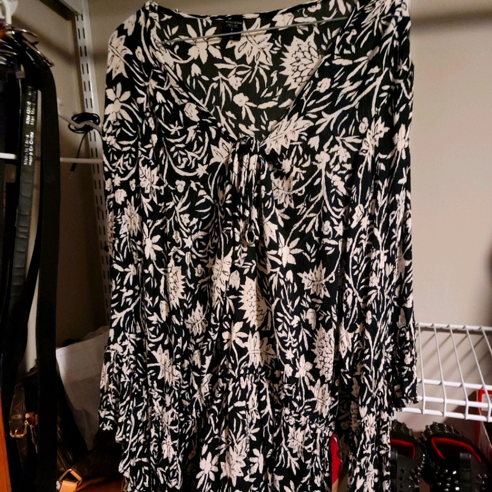 Volcom Romper - Picture 2 of 3